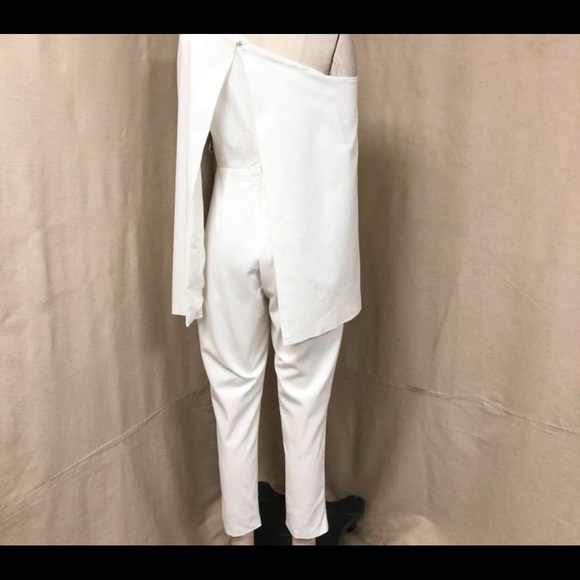 Lavish Alice one shoulder cape jumpsuit in white - Picture 6 of 7